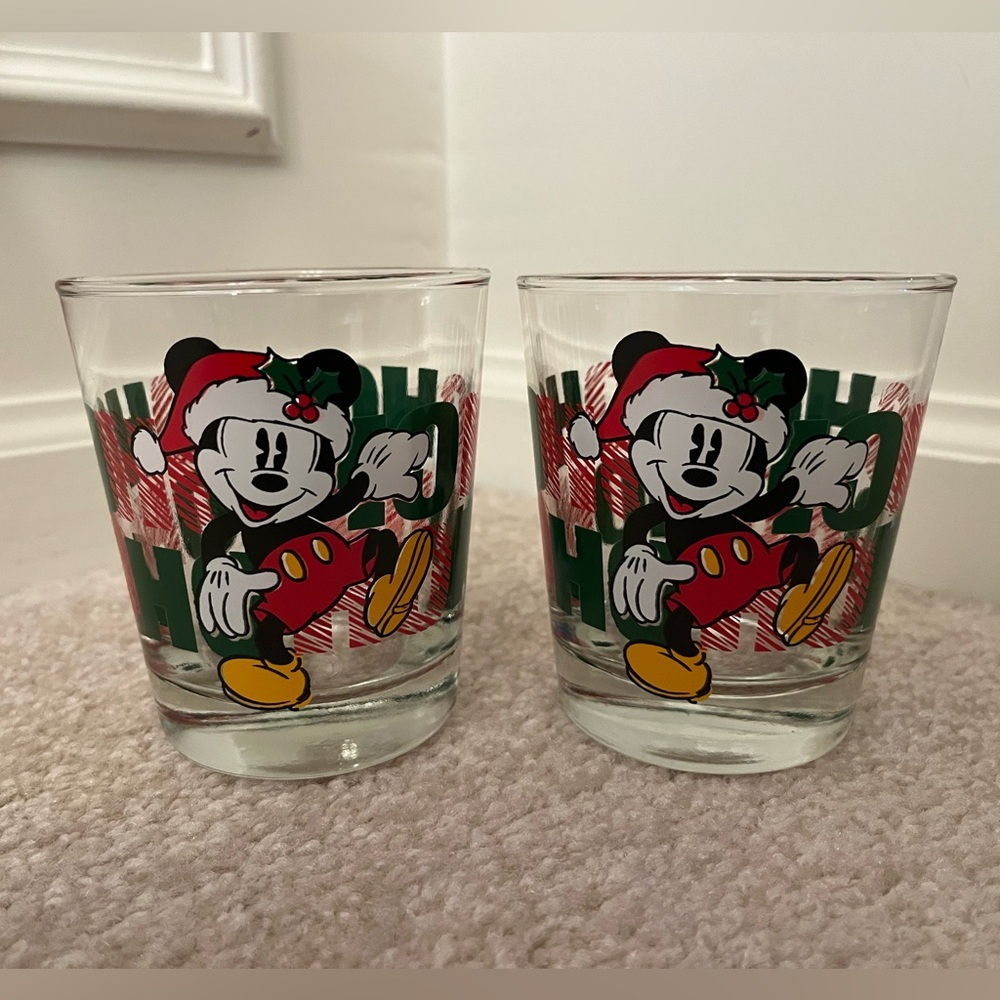 Vintage Set of 2 Disney Mickey Mouse Holiday Ho Ho Ho 8 oz glasses